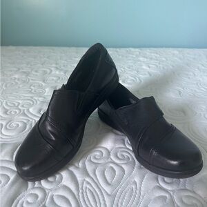Baretraps black patent leather clogs